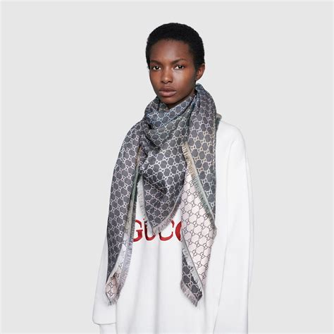 chale gucci femme|Châle en jacquard GG en jacquard GG gris .